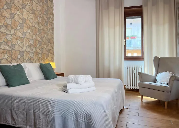 Fall In With Vaticano - 5 Minutes From The Vatican - Balcony With A View *